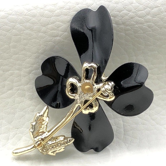 Sarah Coventry 1969 Dogwood Flower Brooch Black Enamel Flower Power Floral Pin - Picture 3 of 8